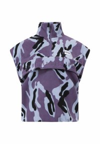 Lila und hellblaue Fleece-Pullover mit schwarz-lila Camouflage-Muster, hohem Kragen und gesticktem Text "UNBORED ONBOARD."