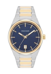Reloj de acero inoxidable con una pulsera chapada en plata y oro, esfera texturizada en azul marino, acentos dorados y una pantalla de fecha a las 6 en punto.