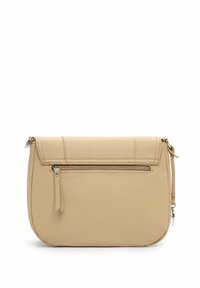 Sac en bandoulière en cuir beige avec une finition texturée, doté d'une poche zippée à l'avant et d'une bandoulière amovible. Détails de couture subtils.