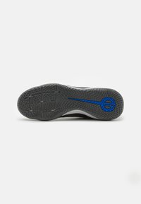 Nike Performance TIEMPO LEGEND 10 ACADEMY IC - Saalijalgpalli saapad - black/chrome/hyper royal