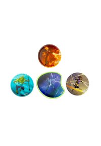 Cuatro posavasos circulares e irregulares presentan diseños coloridos: llamas naranjas, un personaje verde y figuras en poses de acción en azul y amarillo.