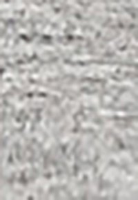 Grau strukturierten Stoff mit einem gewebten Muster, der eine Mischung aus hellen und dunklen grauen Fäden aufweist und so eine subtile Tiefe im Erscheinungsbild schafft.