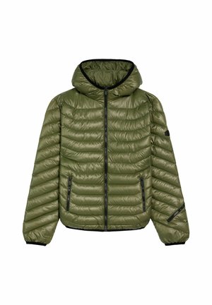 Oliwkowa puchowa kurtka z kapturem, z zamkiem z przodu i dwiema bocznymi kieszeniami. Posiada pikowany wzór i czarne akcenty zamka.