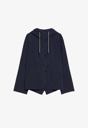 Granatowa kurtka z kapturem z zapięciem na guziki z przodu, białymi i granatowymi paskowanymi sznurkami oraz dwoma przednimi kieszeniami.