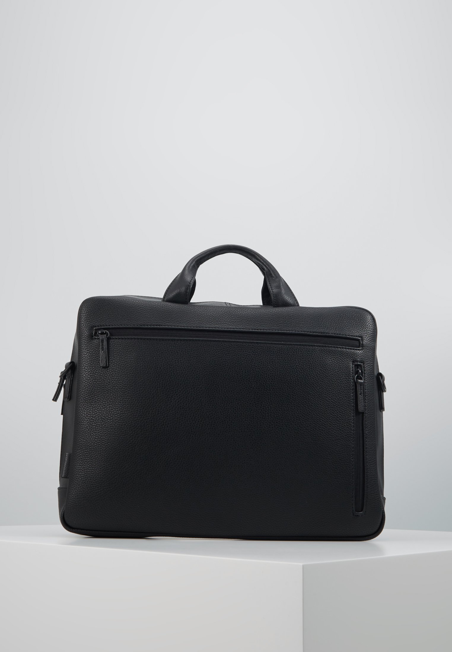 Jost HYBRID BUSINESS BAG PEBBLE Dataveske black Zalando.no Jost HYBRID MESSENGER BAG PEBBLE Dataveske black
