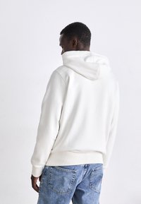 Calvin Klein Jeans BADGE HOODIE - Felpa - ivory