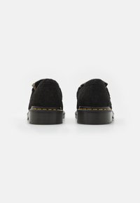 Dr. Martens ADRIAN SNAFFLE UNISEX - Polobotky - black/beige
