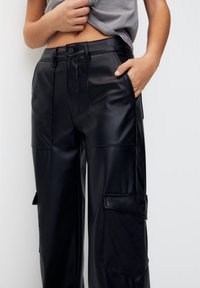 PULL&BEAR Cargobyxor - black
