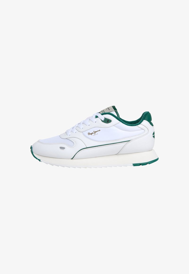 Zapatilla blanca con acentos verdes, con un upper de cuero liso, diseño de cordones, lengüeta acolchada y suela de goma texturizada.