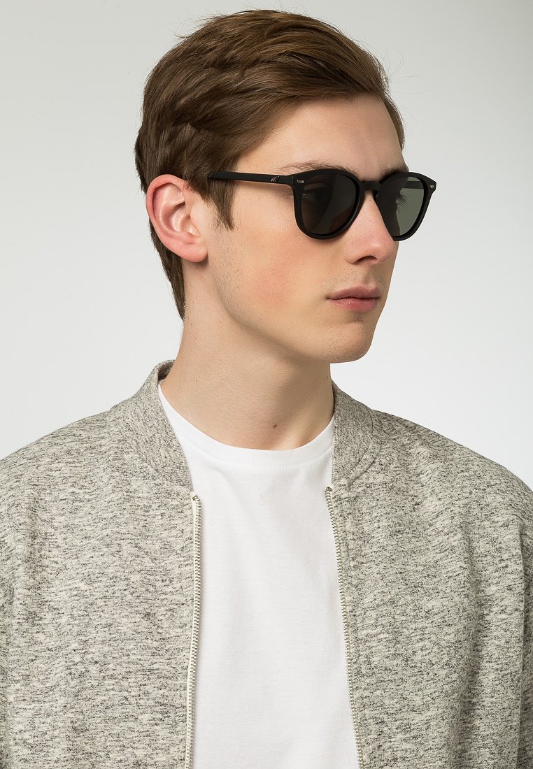 Le specs bandwagon sunglasses Clearance