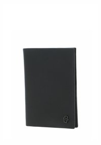 Portefeuille en cuir noir à texture lisse, de forme rectangulaire, avec des coutures discrètes. Présente un petit logo embossé dans le coin inférieur.