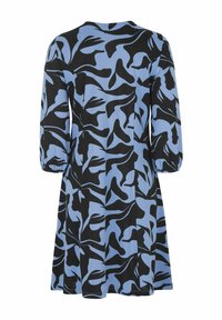 Blau und schwarz gemustertes Kleid mit langen Ärmeln, das eine fließende Silhouette und eine weiche Textur aufweist, ideal für die Freizeit.