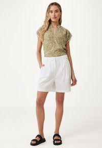 Mexx RUFFLE NECK - Blůza - spicy green