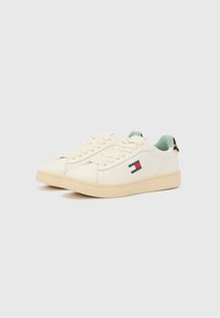 Tommy Jeans ARCHIVE 98 - Sneakers basse - ivory