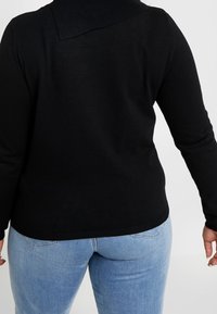 Anna Field Curvy Stickad tröja - black