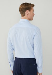 Hackett London ESSENTIAL FINE BENGAL STRIPE - Camicia - sky blue