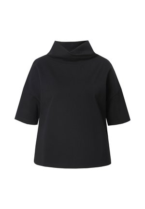 Top nero a maniche corte con colletto alto e ripiegato. Realizzato in tessuto morbido, presenta una vestibilità ampia e dettagli di cucitura minimali.