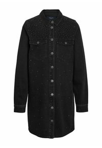 Černá dlouhá džínová bunda s knoflíkovým zapínáním, náprsními kapsami, stojáčkovým límcem a malými rozptýlenými stříbrnými nýty v horní a dolní části.