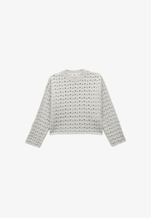 Szary sweter wykonany na drutach z okrągłym dekoltem, z teksturowanymi kropkami w całej powierzchni oraz długimi rękawami. Krótkie wykończenie z prążkowanymi mankietami i dołem.