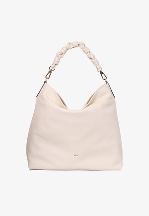 Große cremefarbene Ledertasche mit einem lässigen Design, geflochtenem Griff und dezentem Logo-Detail auf der Vorderseite. Glatte Textur.