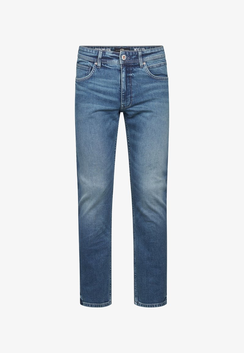 Jeans de mezclilla azul con un ligero desgaste en los muslos y las rodillas, con bolsillos frontales, presillas para cinturón y cierre de botón.