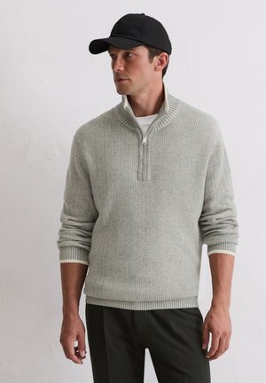 - Sweter