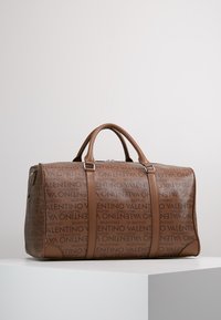 Valentino Bags JORAH Borsa da viaggio brown/marrone Zalando