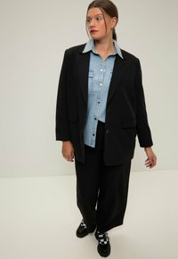 Studio Untold Cappotto corto - black