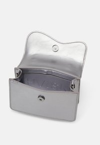 HVISK CRANE - Axelremsväska - grey chrome