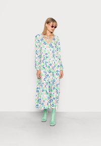 Monki Vestido de dia - naive