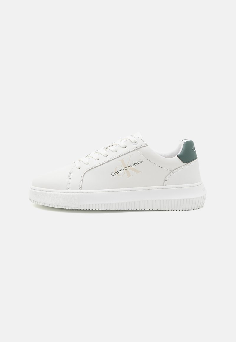 Calvin Klein Jeans CHUNKY CUPSOLE MONOLOGO - Sneakers basse - bright white/green palm