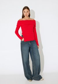 Koton X İNJI - Pitkähihainen paita - red