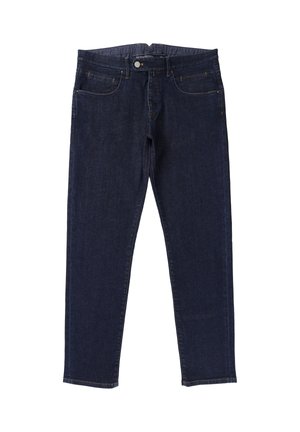 Jeans de mezclilla azul oscuro con corte recto, cinco bolsillos, cierre de cremallera y botón, y acentos sutiles de costura. Textura suave.