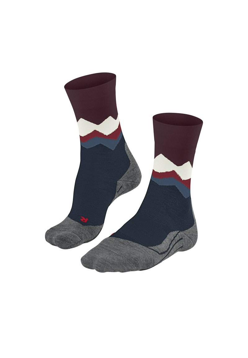 Due paia di calzini colorati con una parte superiore color melanzana, motivi ondulati di montagna in bianco, rosso, blu e grigio, con punte e talloni rinforzati.