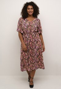Kaffe Curve KCAMI - Jurk - melon pink abstract flower