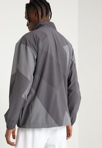 Nike Performance Chaqueta de entrenamiento - grey
