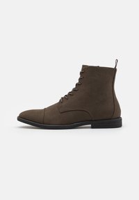 Unselected, dark brown
