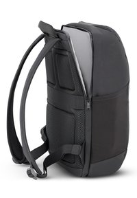 Zaino nero con pannello posteriore in rete testurizzata, spallacci imbottiti, chiusure con zip e design aerodinamico per un comfort ergonomico.