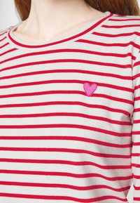 Kaffe LIDDY - Camisola de manga comprida - chalk/red