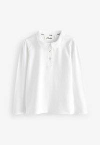 Valge pikakä sleeves blouse ümmarguse kaelusega, kolm pärl nuppu kaeluses ja puhvis käised. Pehme, sile kangastekstuuri.