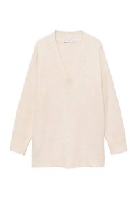 Pull en tricot beige avec un col en V, des manches longues et des poignets et un ourlet côtelés, offrant une coupe décontractée et une texture douce.