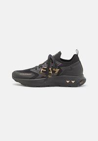Ikke valgt, triple black/gold