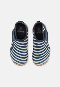 Wheat BEACH SHOE SHAWN UNISEX - Papuče - indigo