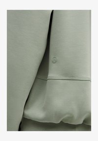 Selezionato, Fog Green