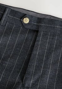 Thumbnail Image 5