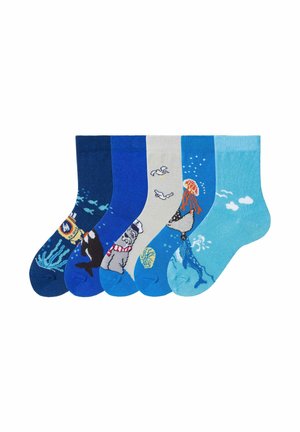 Five pairs of colorful socks with ocean-themed designs: diver, orca, dog with scarf, jellyfish, and waves with seagulls on blue backgrounds.