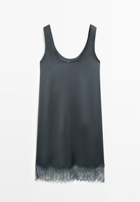 Zwarte mouwloze jurk met een gladde satijnen top en een decoratieve kantafwerking langs de onderrand. Eenvoudige A-lijn silhouet.