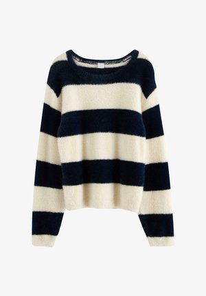 Langärmliger flauschiger Pullover mit breiten, horizontalen schwarz-weißen Streifen und rundem Ausschnitt.