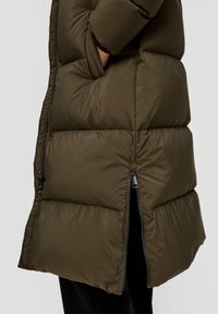s.Oliver BLACK LABEL MIT STEPPUNG - Sulemantel - olivgrün