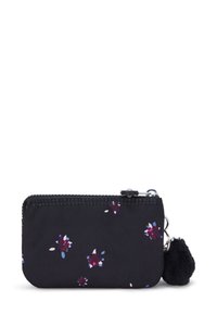 Zwarte stoffen portemonnee met een bloemenpatroon in paars en roze, voorzien van een ritssluiting en een zwarte pompon sleutelhanger.